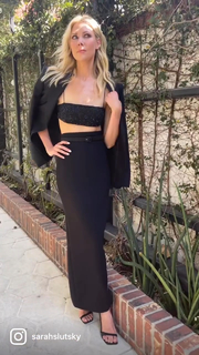 Desi Lydic feet photo thumbnail