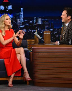 Desi Lydic feet photo thumbnail