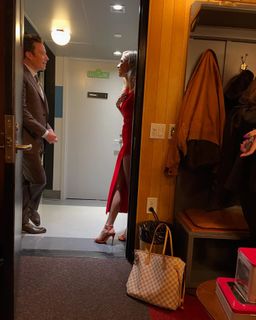 Desi Lydic feet photo thumbnail