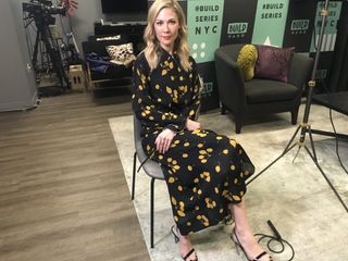 Desi Lydic feet photo thumbnail