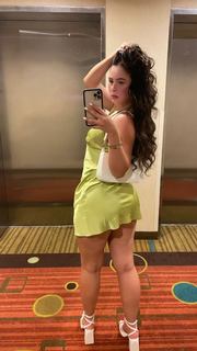 Desirae Elizabeth feet photo 14