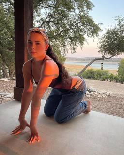 Desirae Elizabeth feet photo 10