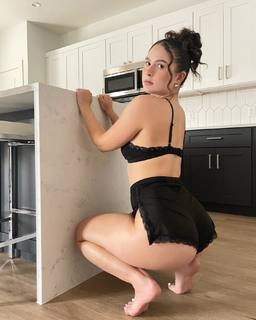 Desirae Elizabeth feet photo 5