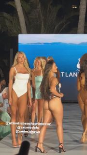 Desirae Elizabeth feet photo 10