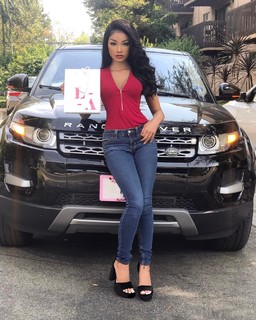 Desiree Mitchell feet photo thumbnail