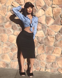 Desiree Mitchell feet photo thumbnail
