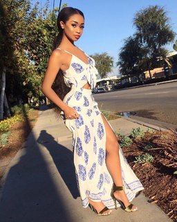 Desiree Mitchell feet photo thumbnail