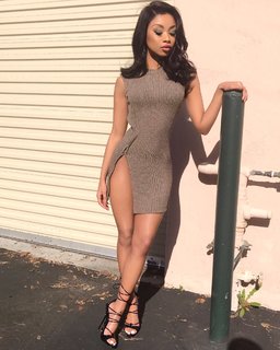 Desiree Mitchell feet photo thumbnail