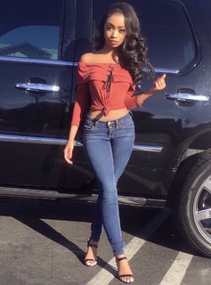 Desiree Mitchell feet photo thumbnail
