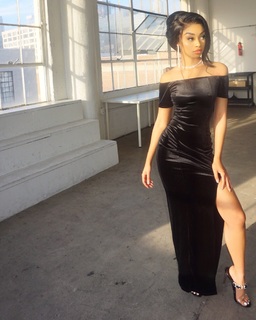 Desiree Mitchell feet photo thumbnail