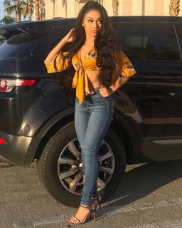 Desiree Mitchell feet photo thumbnail
