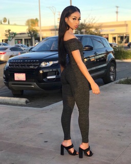 Desiree Mitchell feet photo thumbnail