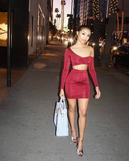 Desiree Mitchell feet photo thumbnail