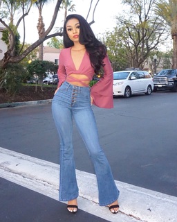 Desiree Mitchell feet photo thumbnail