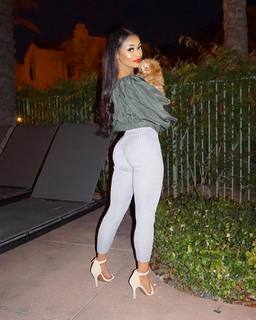 Desiree Mitchell feet photo thumbnail