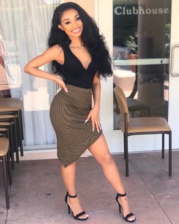 Desiree Mitchell feet photo thumbnail