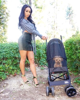 Desiree Mitchell feet photo thumbnail