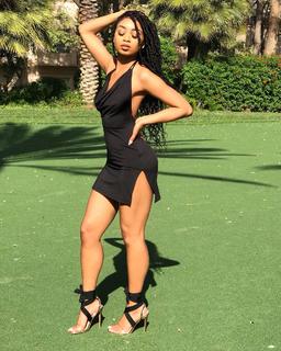 Desiree Mitchell feet photo thumbnail