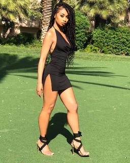 Desiree Mitchell feet photo thumbnail