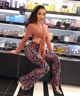 Desiree Mitchell feet photo thumbnail