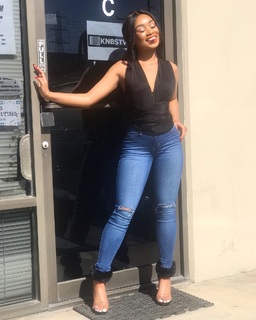 Desiree Mitchell feet photo thumbnail