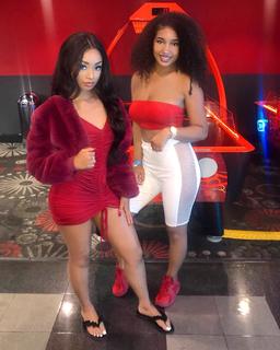 Desiree Mitchell feet photo thumbnail