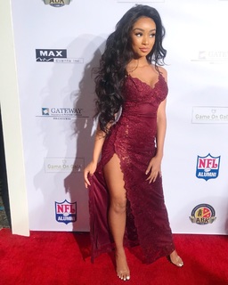 Desiree Mitchell feet photo thumbnail