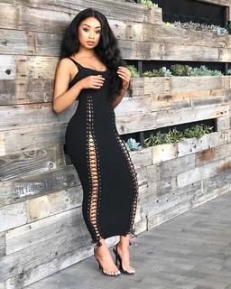 Desiree Mitchell feet photo thumbnail