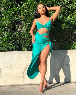 Desiree Mitchell feet photo thumbnail