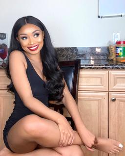 Desiree Mitchell feet photo thumbnail