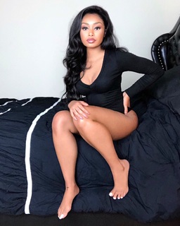 Desiree Mitchell feet photo thumbnail