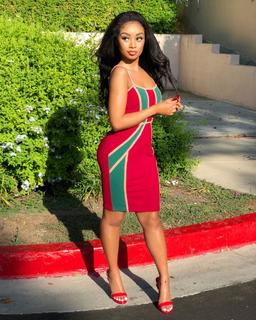Desiree Mitchell feet photo thumbnail