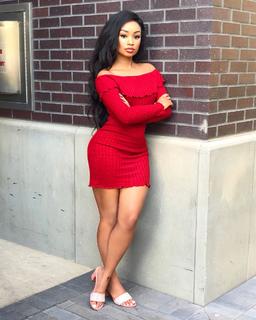 Desiree Mitchell feet photo thumbnail