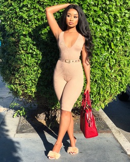 Desiree Mitchell feet photo thumbnail