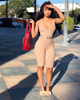 Desiree Mitchell feet photo thumbnail