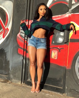 Desiree Mitchell feet photo thumbnail
