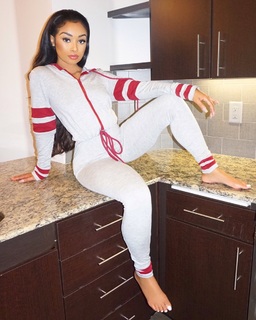 Desiree Mitchell feet photo thumbnail
