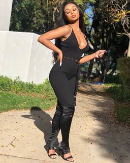 Desiree Mitchell feet photo thumbnail