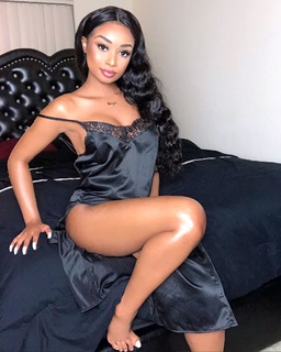 Desiree Mitchell feet photo thumbnail