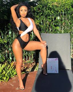 Desiree Mitchell feet photo thumbnail