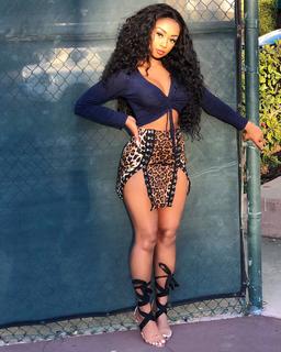 Desiree Mitchell feet photo thumbnail