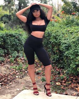 Desiree Mitchell feet photo thumbnail