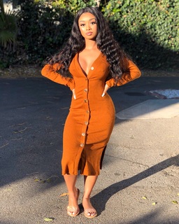 Desiree Mitchell feet photo thumbnail