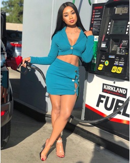 Desiree Mitchell feet photo thumbnail
