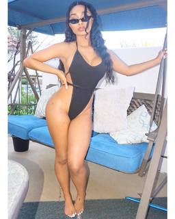 Desiree Mitchell feet photo thumbnail