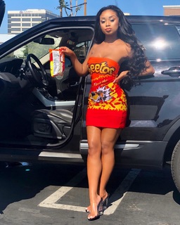 Desiree Mitchell feet photo thumbnail