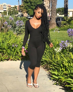Desiree Mitchell feet photo thumbnail