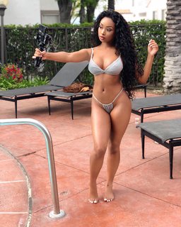 Desiree Mitchell feet photo thumbnail