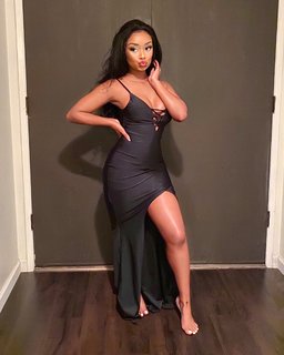 Desiree Mitchell feet photo thumbnail