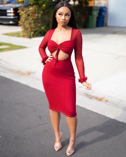 Desiree Mitchell feet photo thumbnail